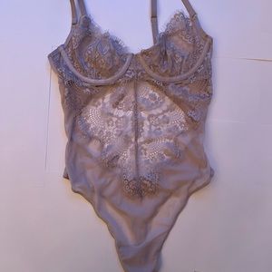 Babaton “Encore” Body suit Color “Munro Mauve (First Photo)